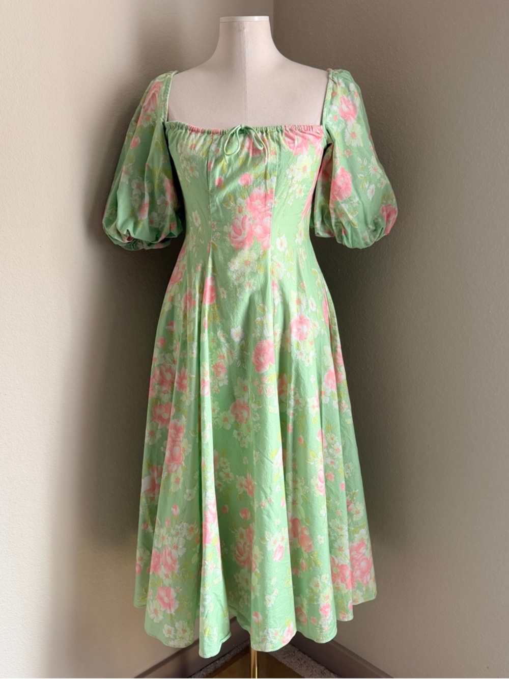 Selkie Women’s Pastel Green Floral Midi Dress w/ Puff Sleeves 100% cotton